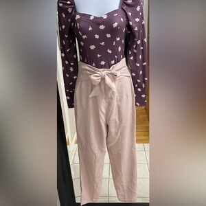 Ankle Super High-Rise Pants
Brand: Express
Size: 0R